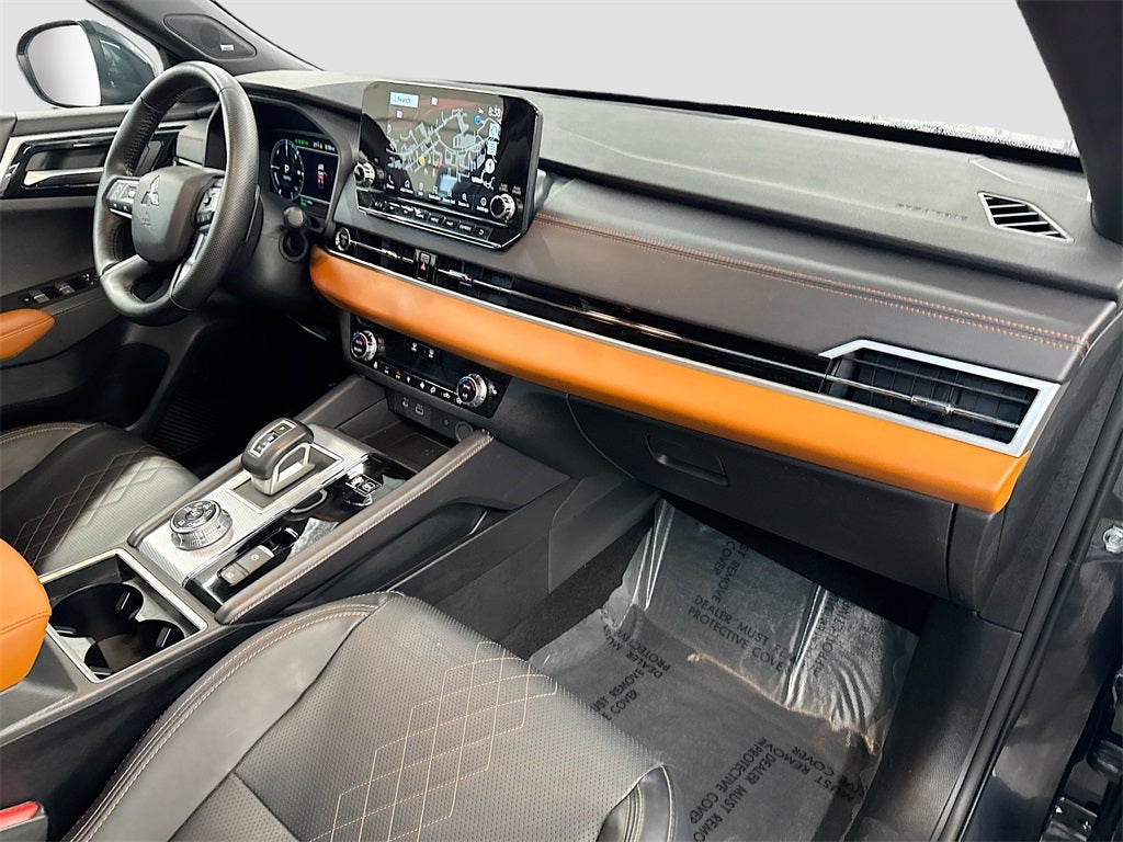 2025 Mitsubishi Outlander PHEV Base