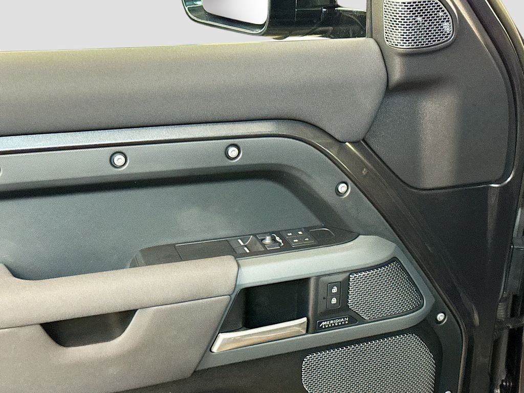 2023 Land Rover Defender 90 X-Dynamic SE