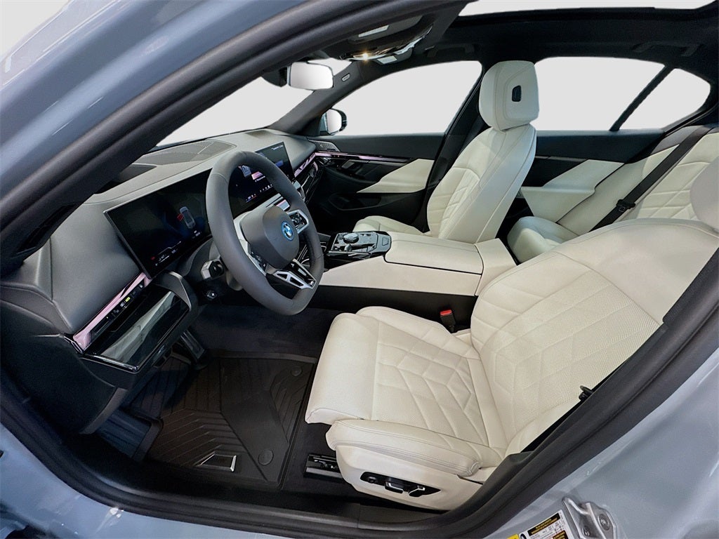 2026 BMW 550e 550e xDrive