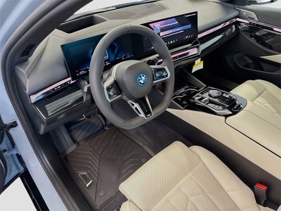 2026 BMW 550e 550e xDrive