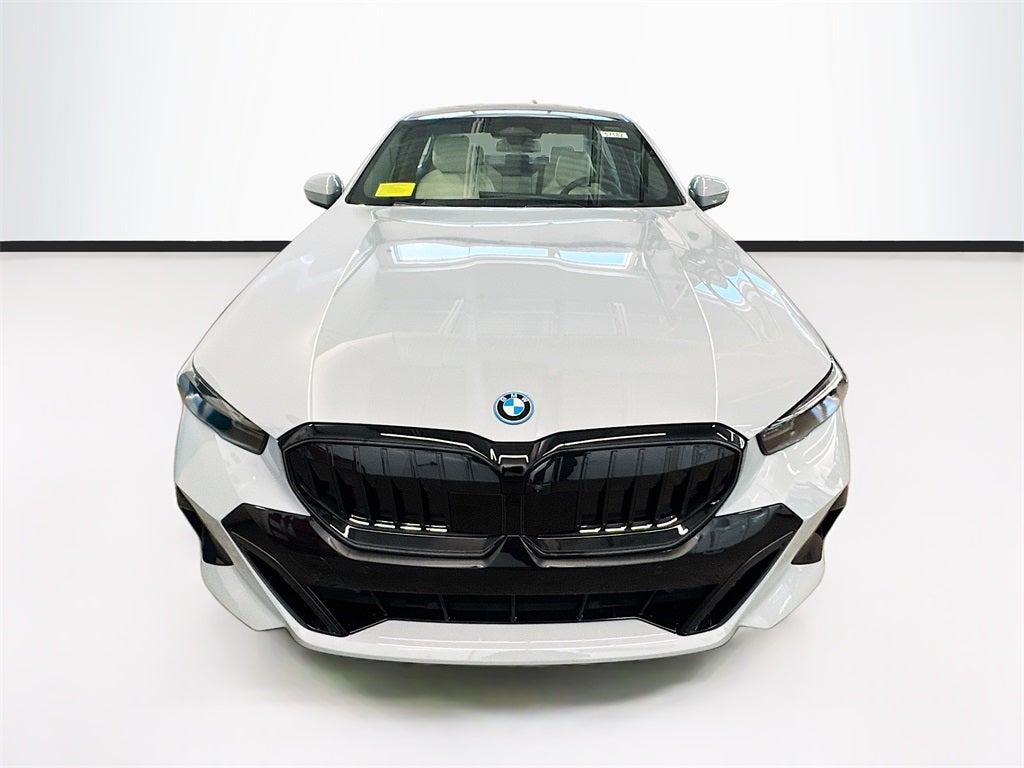 2026 BMW 550e 550e xDrive