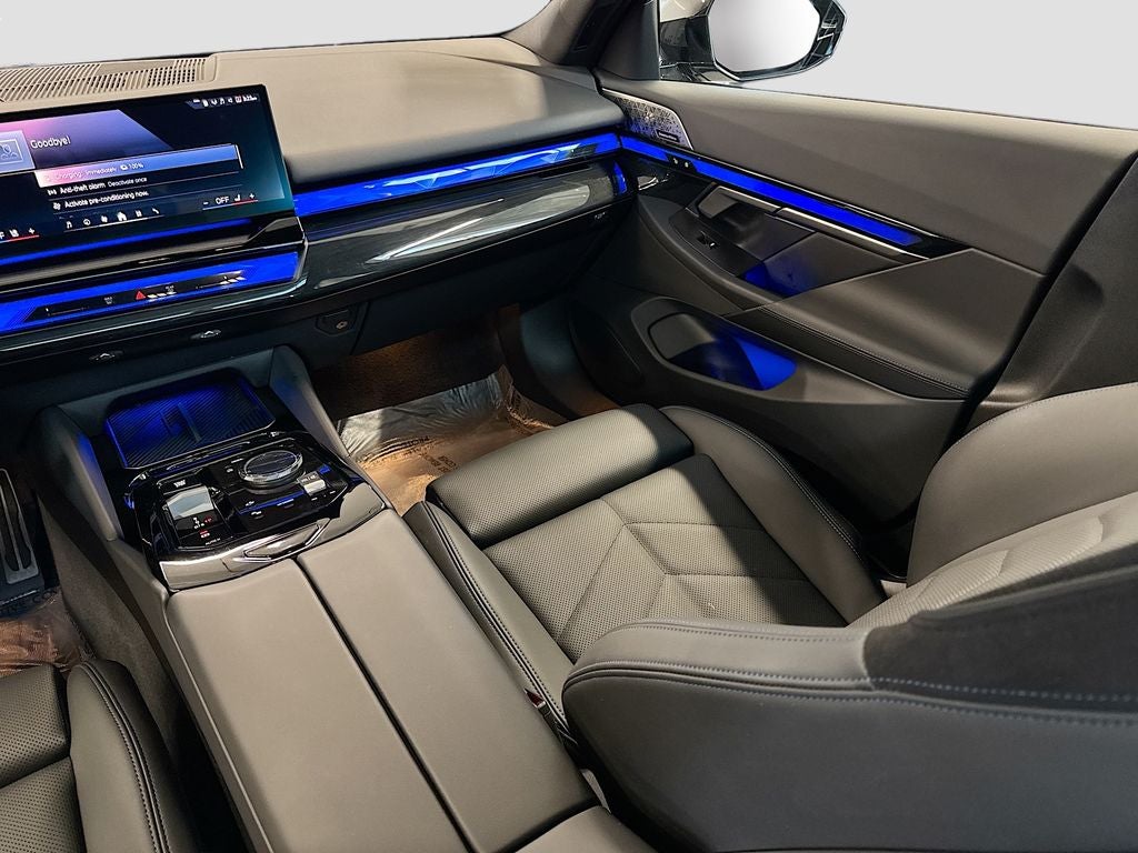 2025 BMW 550e xDrive 550e xDrive