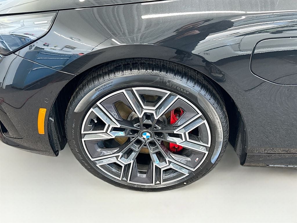 2026 BMW 550e 550e xDrive