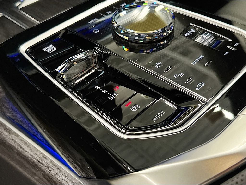 2025 BMW 760i 760i xDrive