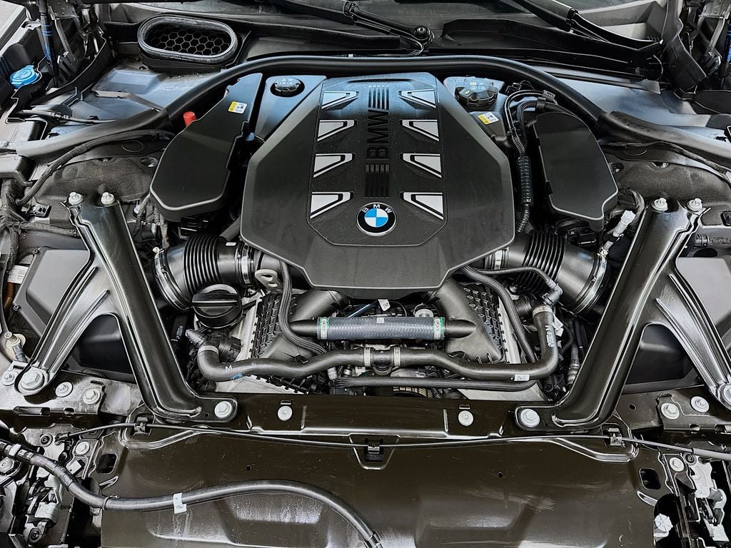 2025 BMW 760i 760i xDrive