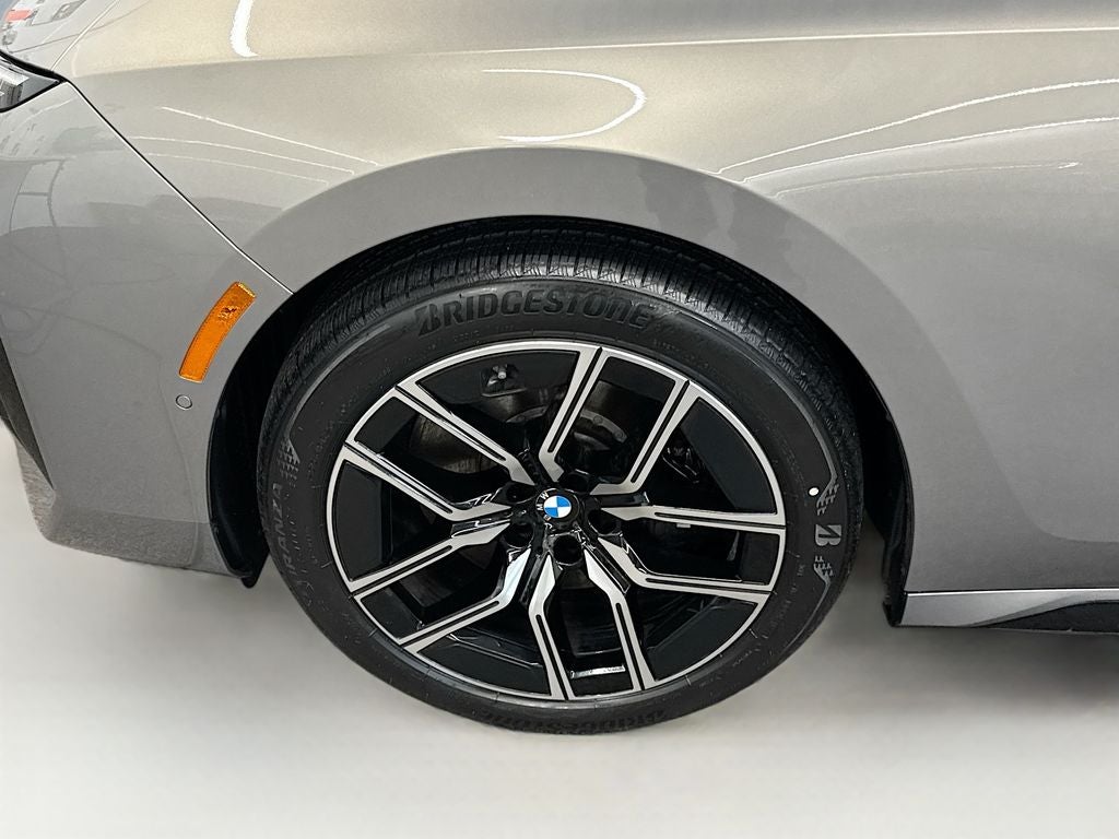 2025 BMW 760i 760i xDrive