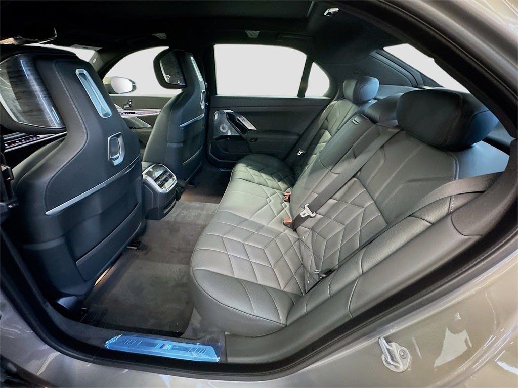 2025 BMW 760i 760i xDrive