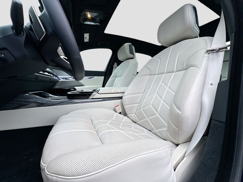 2023 BMW 7 Series 760i xDrive