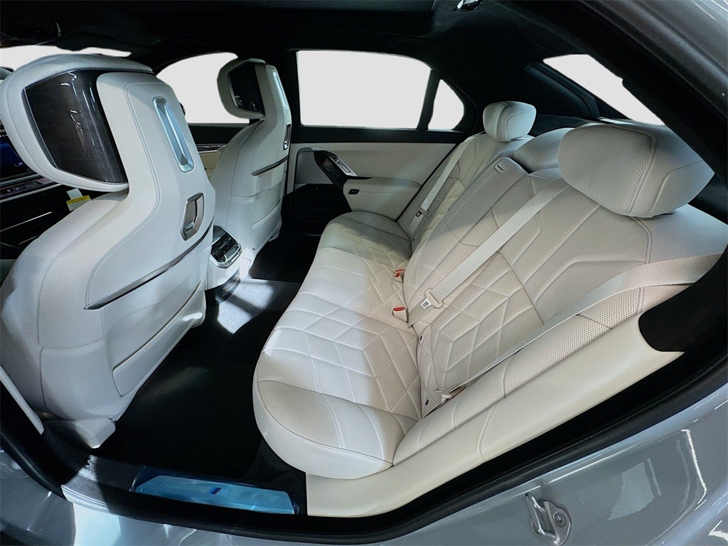 2026 BMW 750e xDrive 750e xDrive