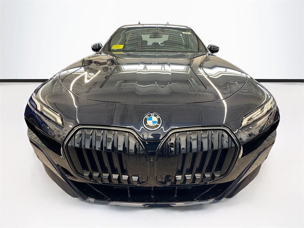 2026 BMW 750e xDrive Base