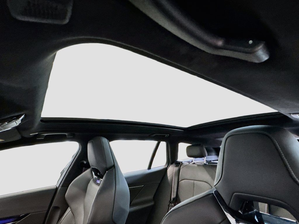 2025 BMW M5 Base