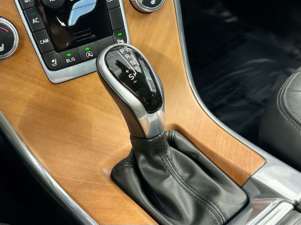 2017 Volvo XC60 T5 Inscription