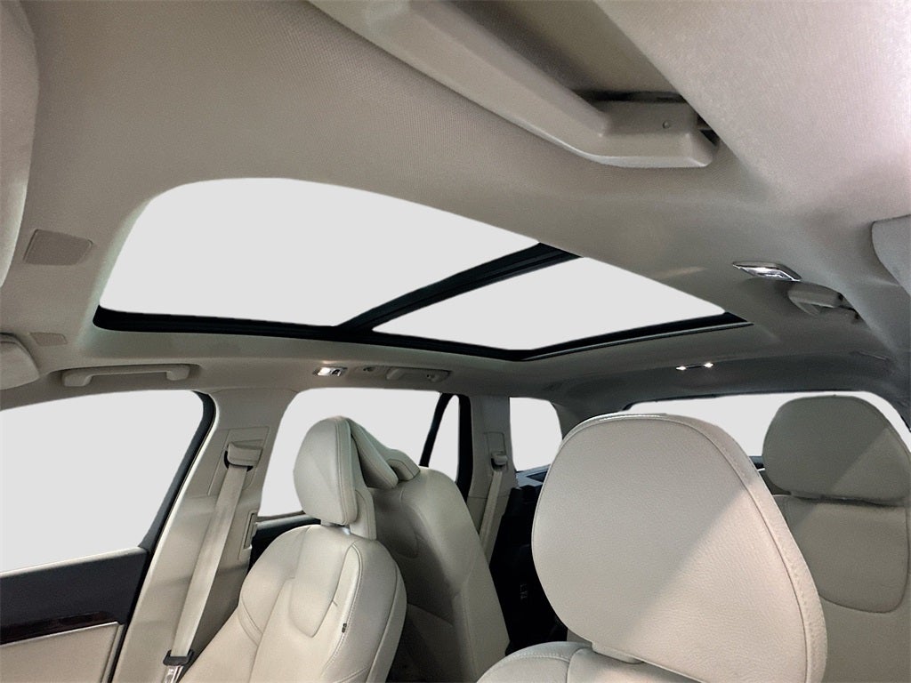 2018 Volvo XC90 T6 Momentum