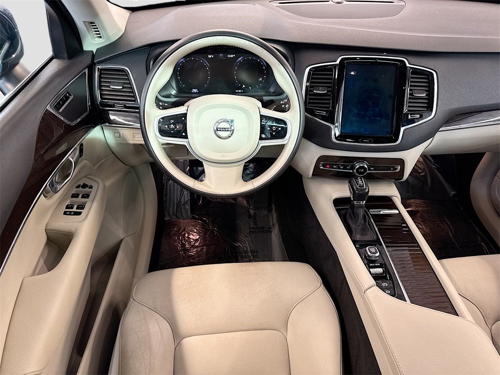 2018 Volvo XC90 T6 Momentum