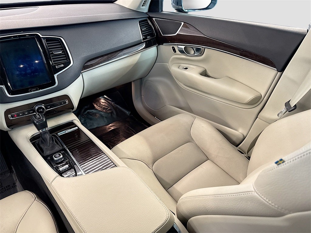 2018 Volvo XC90 T6 Momentum