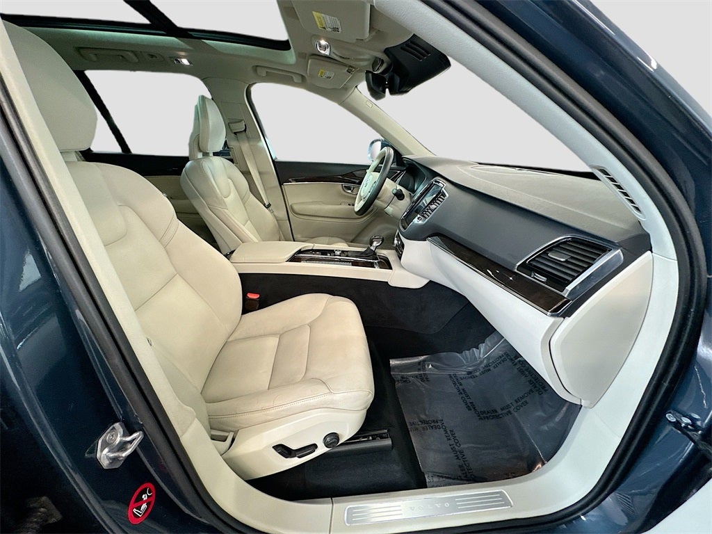 2018 Volvo XC90 T6 Momentum