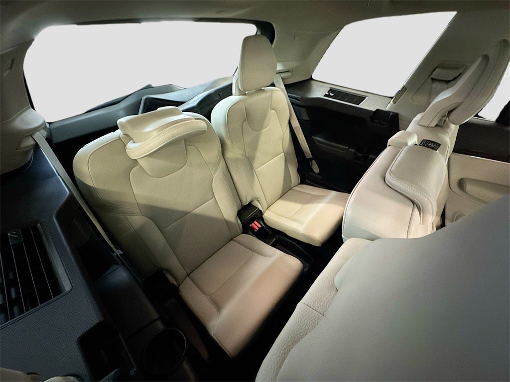 2018 Volvo XC90 T6 Momentum