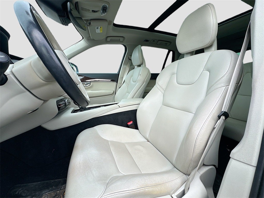 2018 Volvo XC90 T6 Momentum