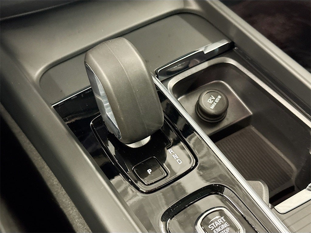 2025 Volvo XC60 B5 Core