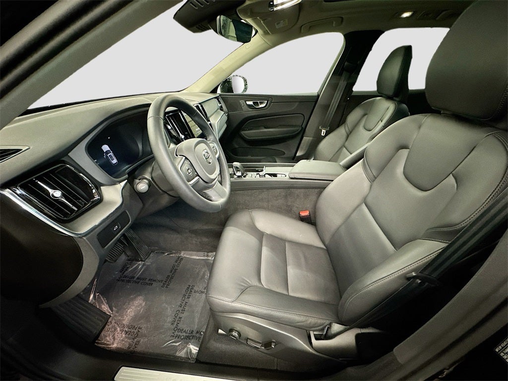 2025 Volvo XC60 B5 Core