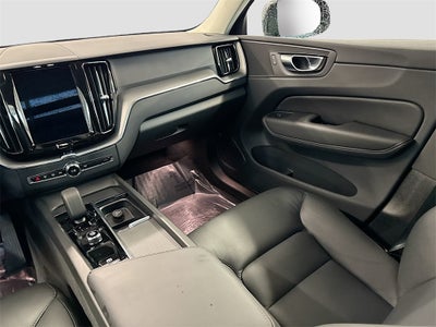2025 Volvo XC60 B5 Core