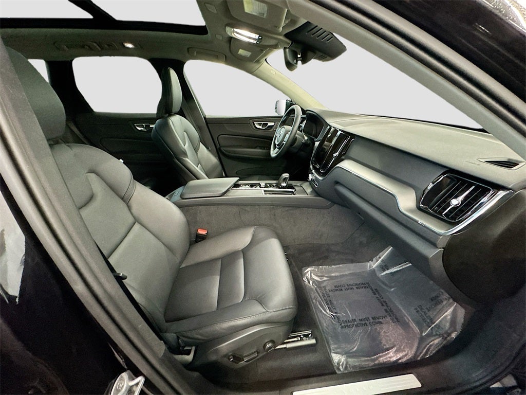 2025 Volvo XC60 B5 Core