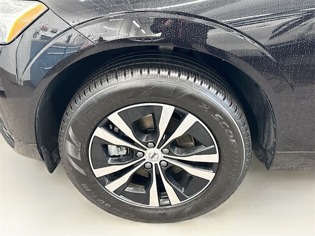 2025 Volvo XC60 B5 Core