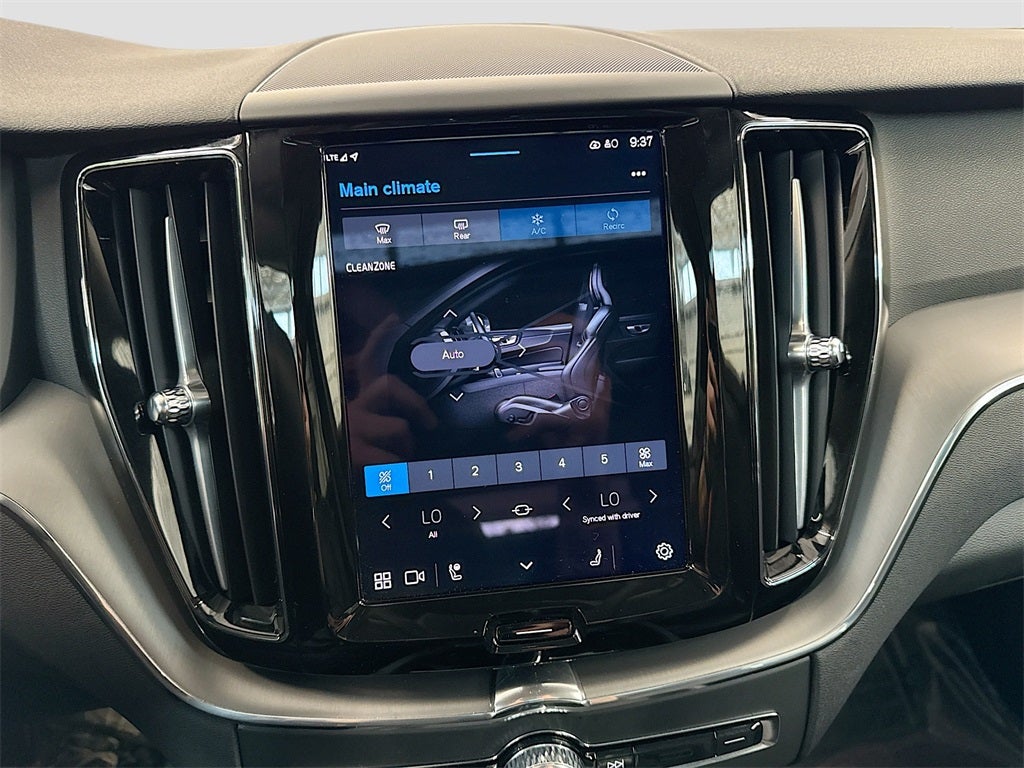 2025 Volvo XC60 B5 Core