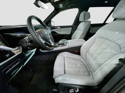 2027 BMW X7 Base