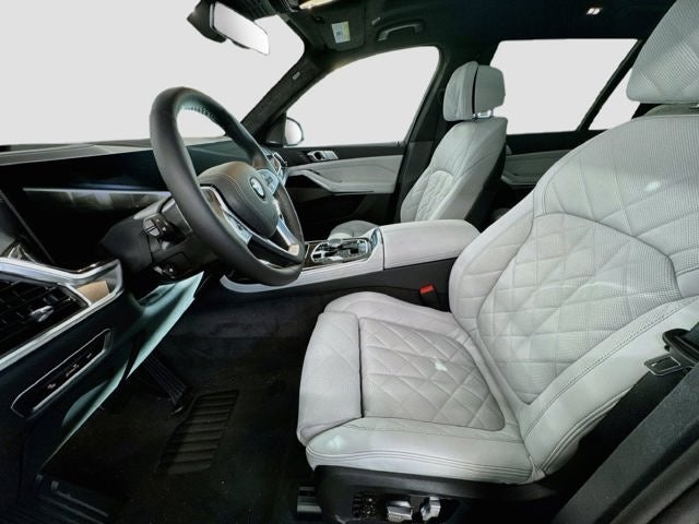 2027 BMW X7 Base