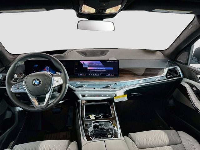 2027 BMW X7 Base