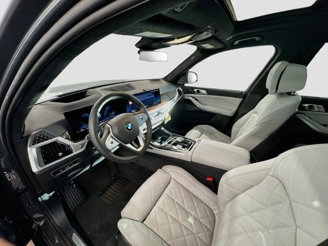 2027 BMW X7 Base
