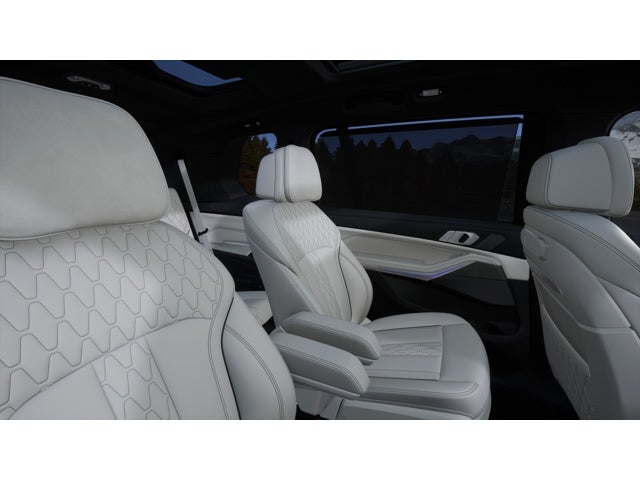 2027 BMW X7 Base