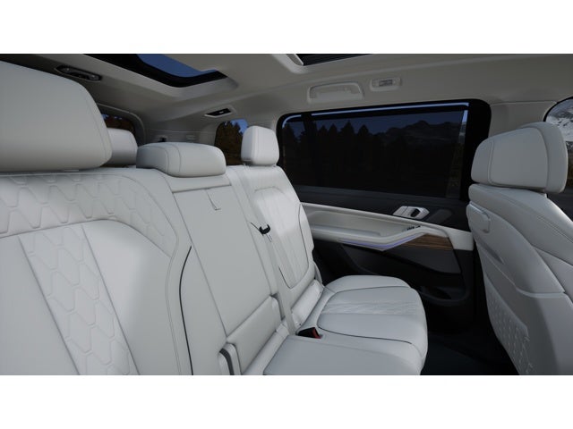 2027 BMW X7 Base