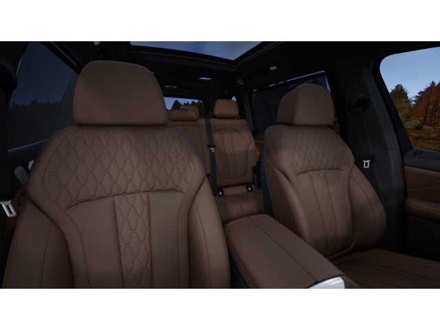 2027 BMW X7 Base