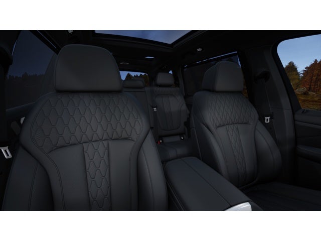 2027 BMW X7 Base