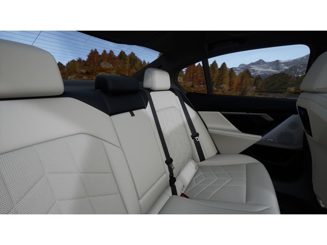 2027 BMW 550e Base