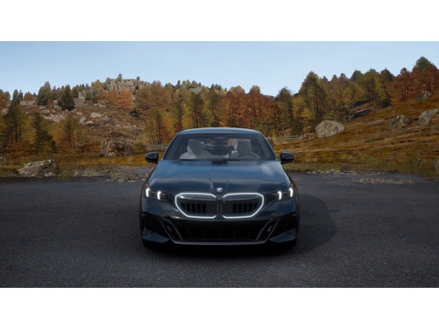 2027 BMW 550e Base
