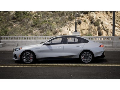 2026 BMW 550e Base